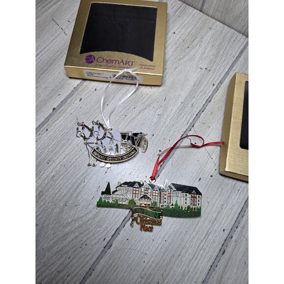 Charleston, SC ChemArt Horse drawn Carriage The Inn Christmas Place Ornament - Picture 14 of 15